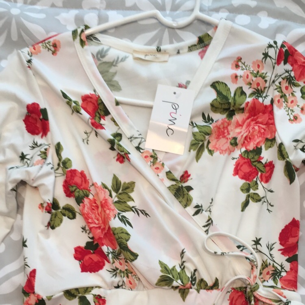 Wrap dress (illusion wrap dress)